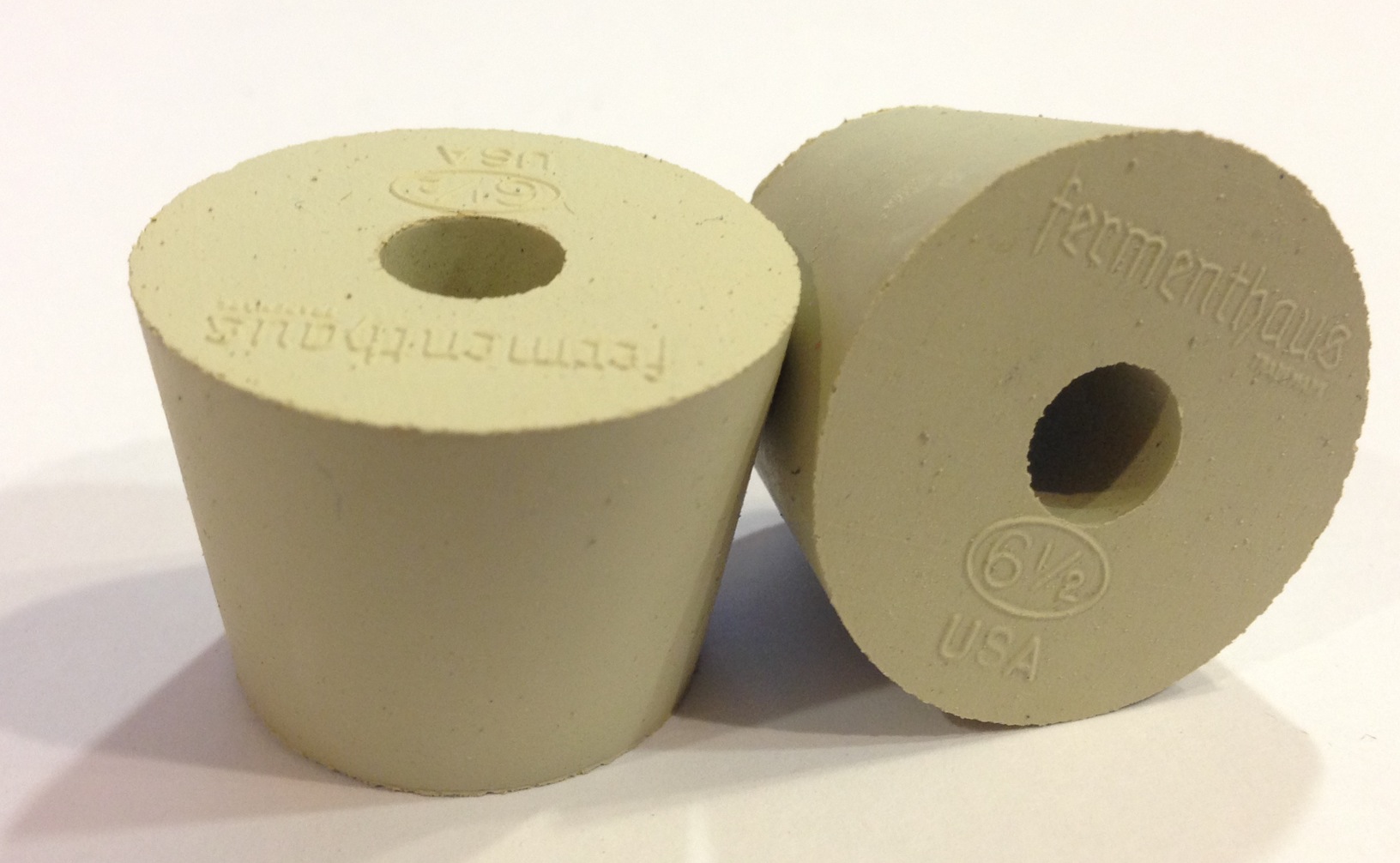 #7 1/2 Bored Rubber Cork | Bader Beer & Wine Supply